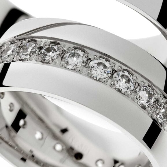 Zlatara as ženska burma r321 zlatara as zlatne burme r321 b ženska burma r321 Zlatara as ženska burma r321 zlatara as zlatne burme r321 b ženska burma r321 od belog zlata, 8mm širine, sa 24 kamenčića (ukupno 1,2 tcw), anatomska