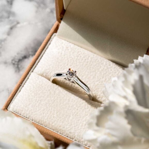 Zlatara as classics prsten k234 zlatara as moissanite memory k234 post web 3 classics prsten k234 Zlatara as classics prsten k234 zlatara as moissanite memory k234 post web 3 classics prsten k234 klasičan verenički prsten od zlata ili platine, sa jednim brilijantom