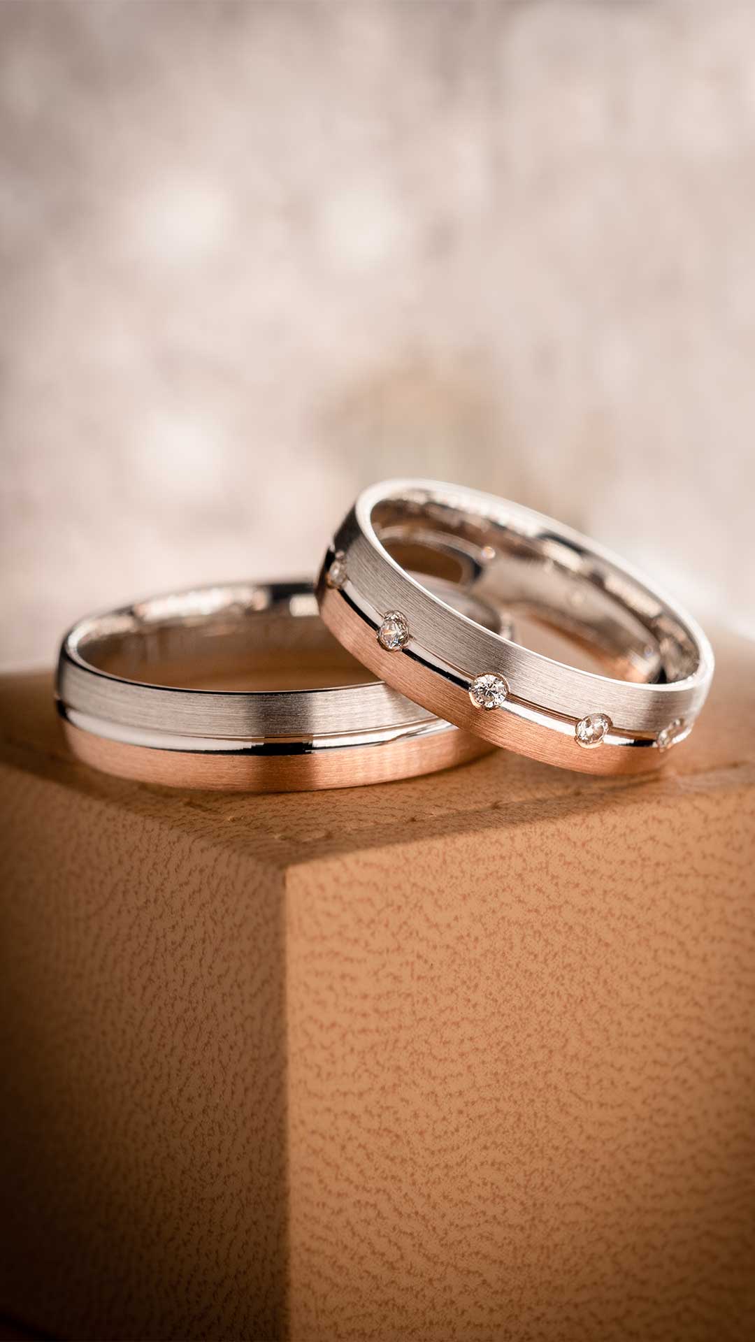 Zlatara-as-burme-r135-web Zlatara as muška burma r135 zlatara as burme r135 web muška burma r135 od belog i roze zlata, 5mm širine, anatomska