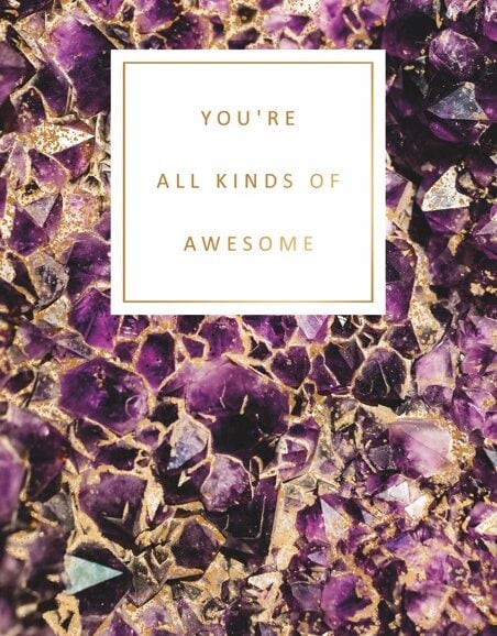 Luksuzna Čestitka "You Are All Kinds Of Awesome" Artige je holandska kompanija poznata po svom izuzetnom kvalitetu i kreativnom dizajnu luksuznih čestitki. Njihove kolekcije odražavaju vrhunski ukus i pažnju prema detaljima, što ih čini idealnim izborom za one koji traže nešto posebno. Svaka čestitka iz njihove radionice je prava mala umetnost, kreirana s ljubavlju i posvećenošću, a koja će se savršeno uklapati u nakit kupljen u našim Zlatara AS Novi Sad i Beograd radnjama.