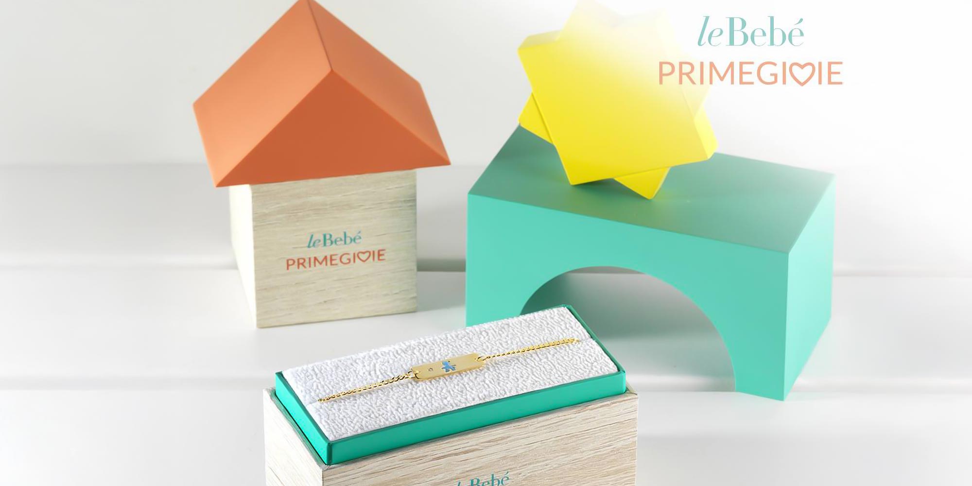 Narukvica sa pločicom za graviranje iz LeBebé Primegioie kolekcije nakita za decu u kutiji za nakit