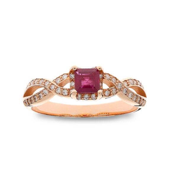 Zlatara AS Verenički prsten od roze zlata sa dragim kamenom Rubinom, asscher brusa, i 50 dijamanata bočno postavljenih na ramenima prstena