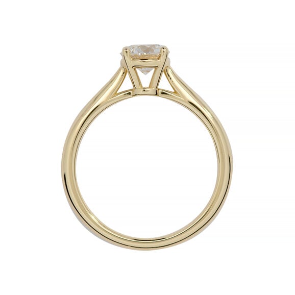 Zlatara as classics prsten k484 zlatara as verenici prsten od zlata b484p 070 3 classics prsten k484 Zlatara as klasični verenički prsten iz "classics" kolekcije, sa kamenom kružnog oblika, težine 0,7ct, model k484. Mogućnost ugradnje laboratorijskog ili prirodnog dijamanta i mojsanita (moissanite) kamena.