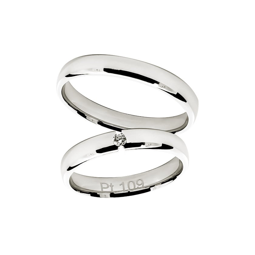 Zlatara as burme od 950 platine sa sjajnom završnom obradom i dijamantom. Zlatara as burme od 950 platine sa sjajnom završnom obradom i dijamantom.