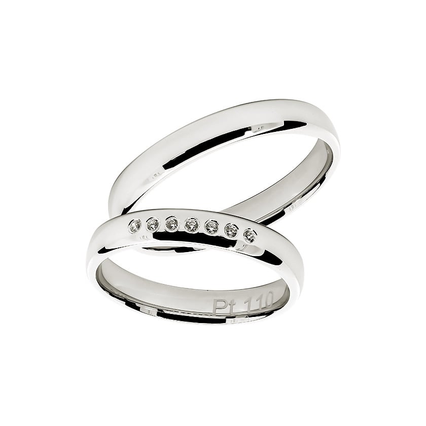 Zlatara as burme od 950 platine sa sjajnom završnom obradom i dijamantima. Zlatara as burme od 950 platine sa sjajnom završnom obradom i dijamantima.