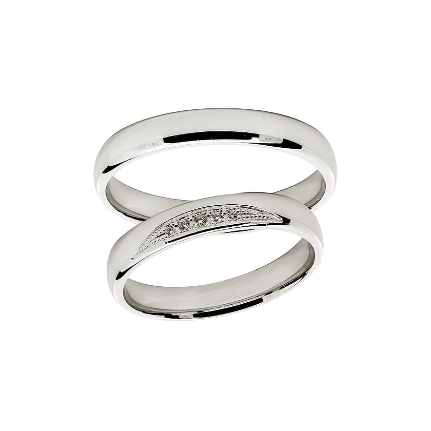 Zlatara as burme od 950 platine sa sjajnom završnom obradom i dijamantima. Zlatara as burme od 950 platine sa sjajnom završnom obradom i dijamantima.