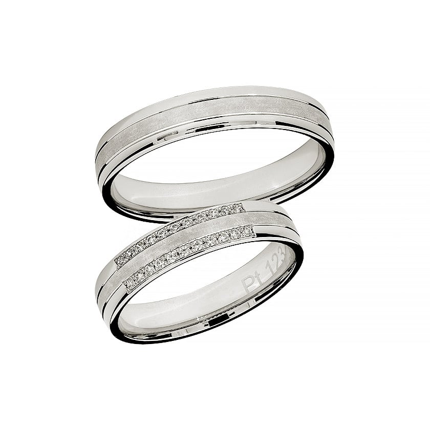 Zlatara as burme od 950 platine sa kombinacijom završnih obrada i dijamantima. Zlatara as burme od 950 platine sa kombinacijom završnih obrada i dijamantima.