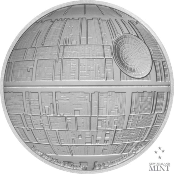 Predstavljamo vam izvanredan srebrni kolekcionarski novčić sa motivom kultne „Zvezde smrti“ (Death Star) iz originalne Star Wars trilogije, jedan od najpoznatijih simbola Galaktičke imperije. Ovaj vrhunski srebrnjak izrađen je u renomiranoj novozelandskoj kovnici – New Zealand Mint.