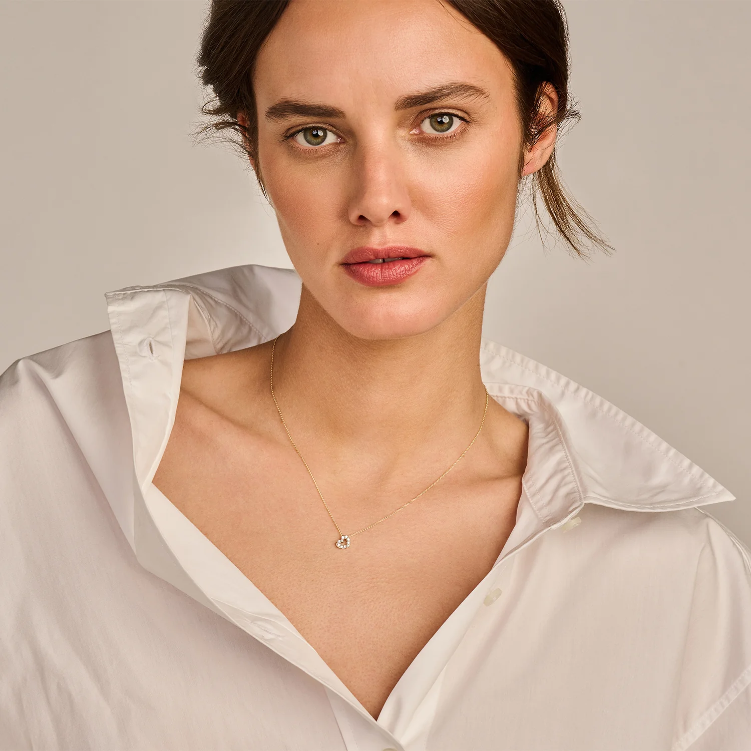 Lg3000y ogrlica od 14k žutog zlata sa laboratorijskim dijamantima Lg3000y ogrlica od žutog zlata sa laboratorijskim dijamantima ugrađenim u oblik srca