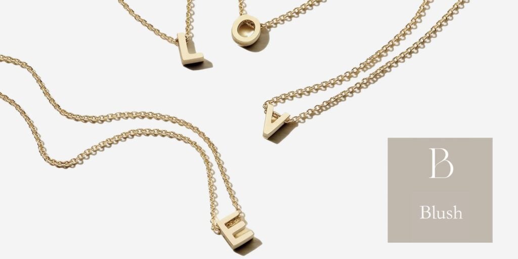 Blush nakit love letter kolekcija zlatnih slova L O V E